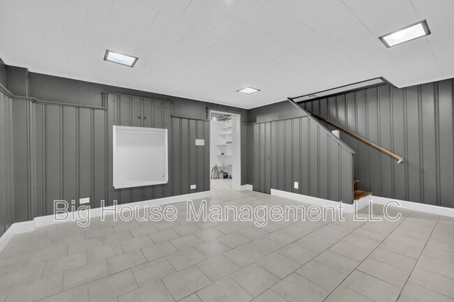 Building Photo - 1307 Dartmouth Ave