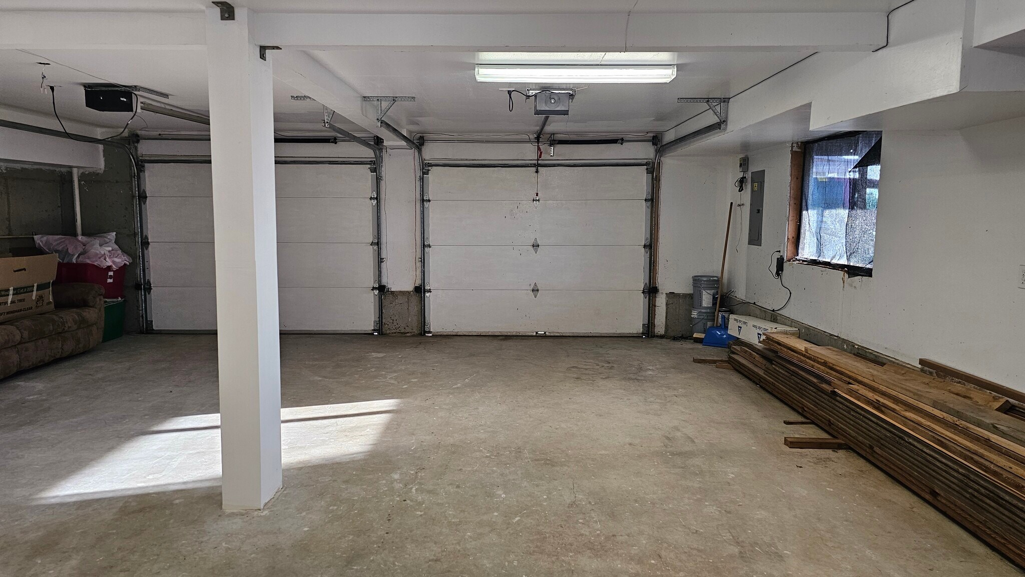 2 Car Garage - 287 Fairhaven Dr