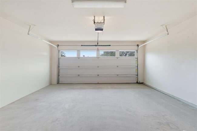 Building Photo - 339 Sycamore St