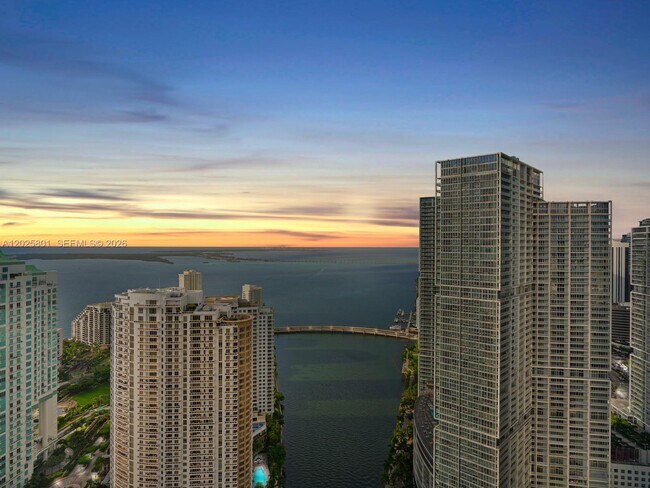 Building Photo - 300 Biscayne Blvd Way