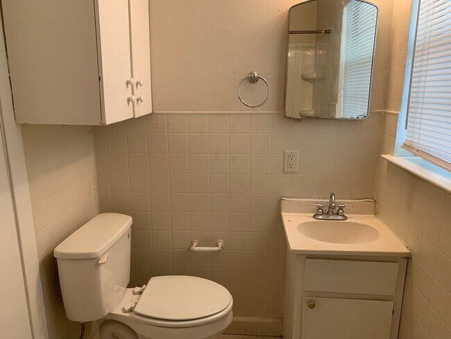 Building Photo - Nice 2 Bedroom Duplex in Fort Walton Beach