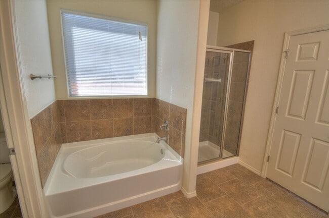 Building Photo - RIo Rancho at it BEST !!!