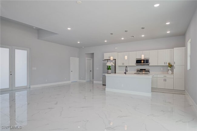 Building Photo - 3417 71st St W