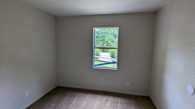 Building Photo - 215 Blackshear St