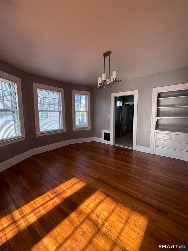 Building Photo - 448 Hillside Ave