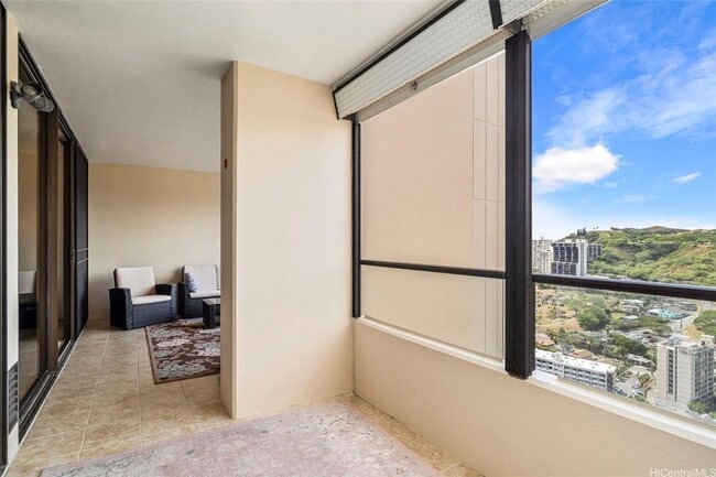 Building Photo - Mott-Smith Lani Loa/1 BR/1 BA/1 PK