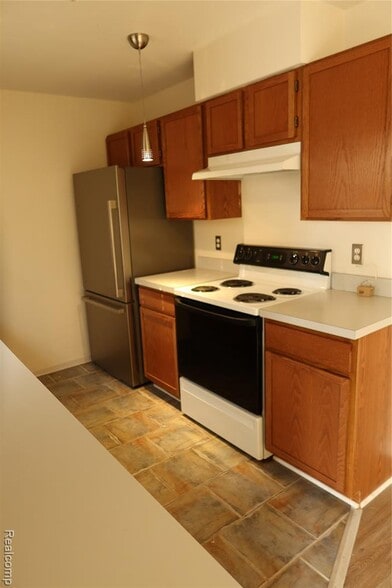 Building Photo - 1956 Campau Farms Cir