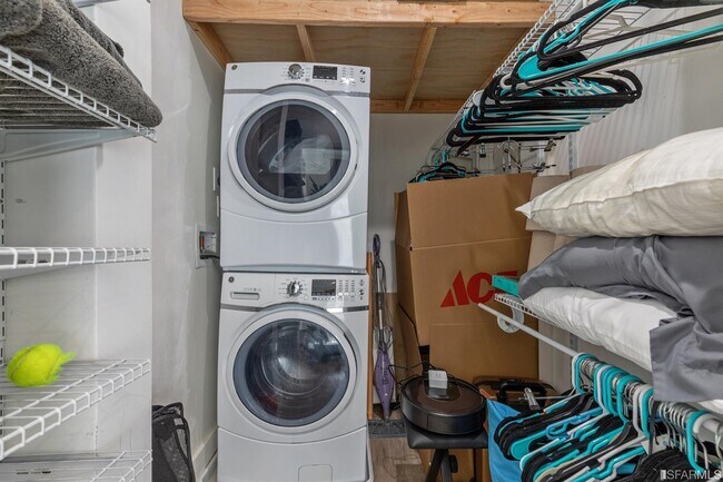 Building Photo - 1620 Broadway