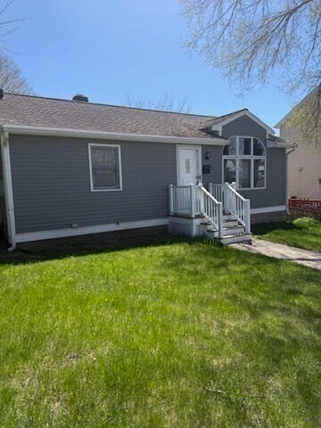 Building Photo - 22 Forest St