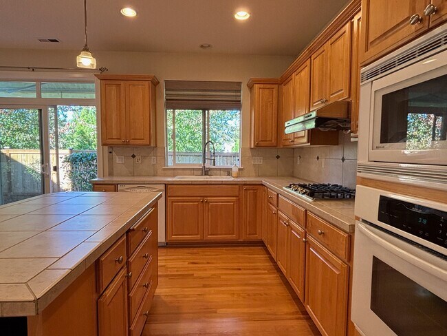 Building Photo - 3621 156th Pl SE