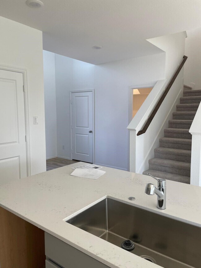 Building Photo - 31511 Silverthorne Bush Dr