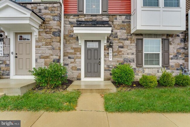 Building Photo - 9907 Cedarmass Cir