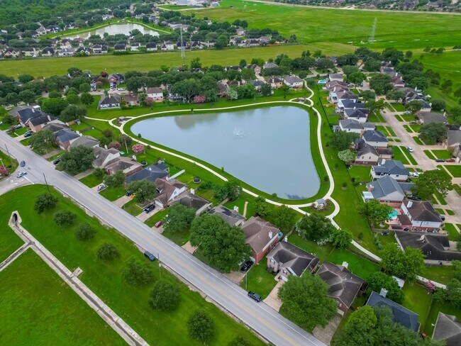 Building Photo - 23035 Canal Rd