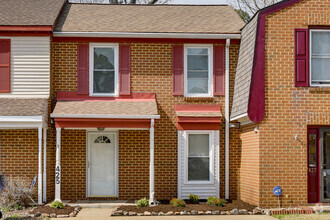 Building Photo - 425 Rennie Ct