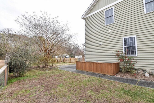 Building Photo - 25221 Savageville Rd
