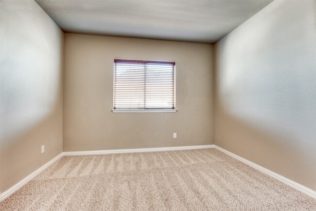 Building Photo - 1904 Brown Stone Dr