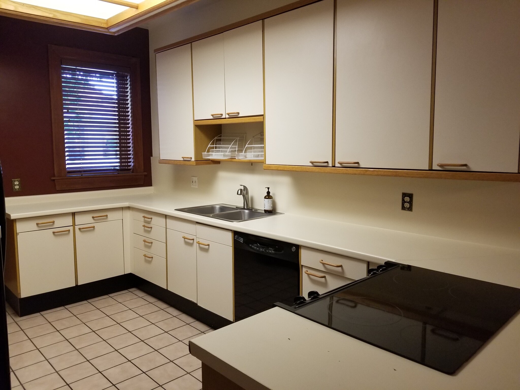 Building Photo - 347 E 700 S