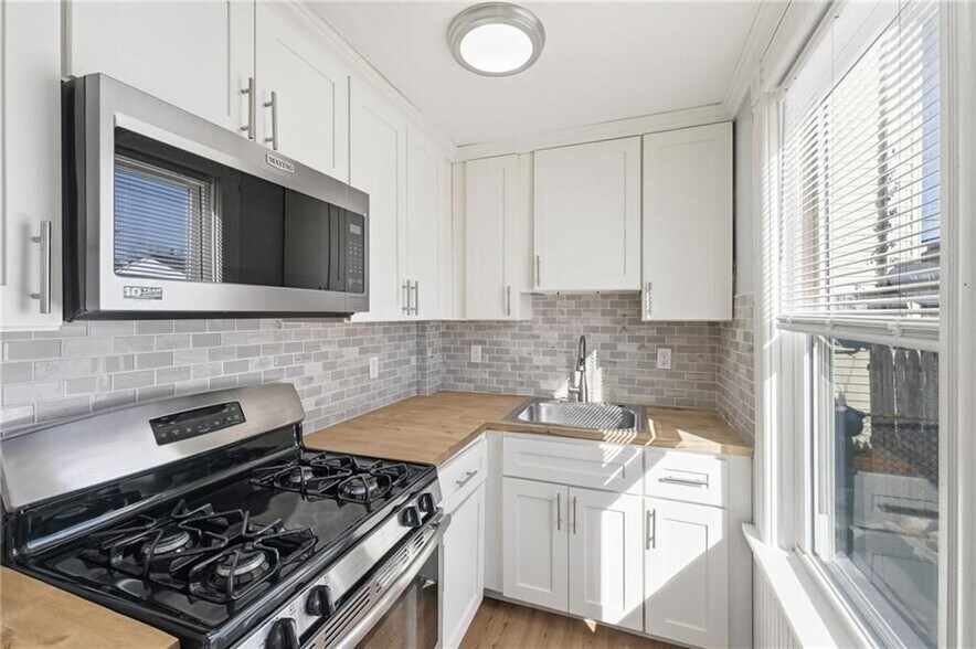 Building Photo - 97 Greene St