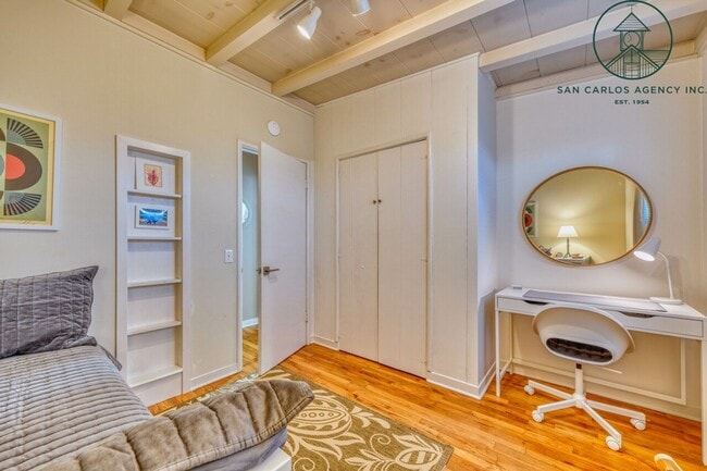 Building Photo - Charming Furnished Two Bedroom Cottage in Carmel-by-the-Sea