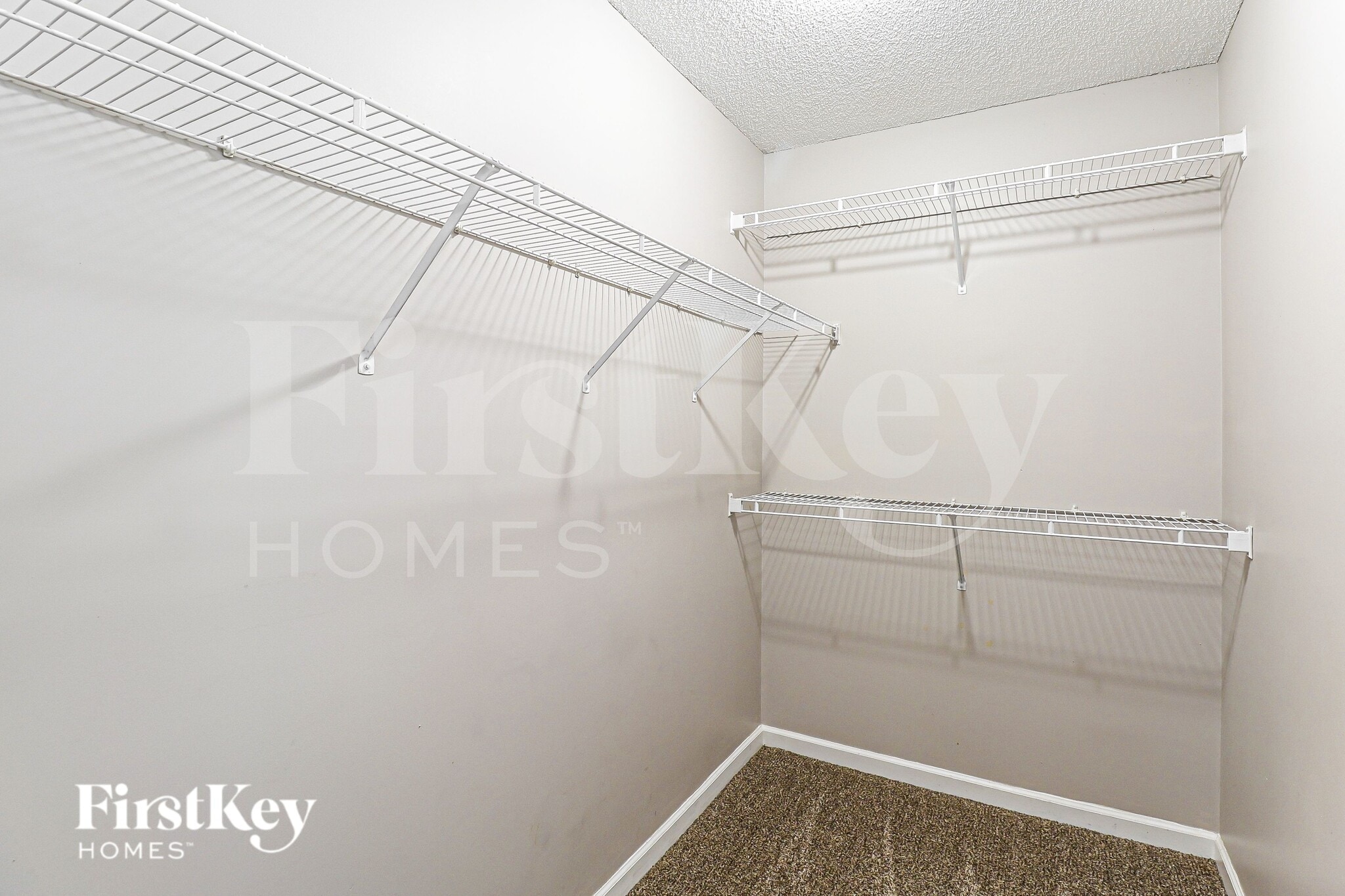 Building Photo - 933 Milkwood Ln