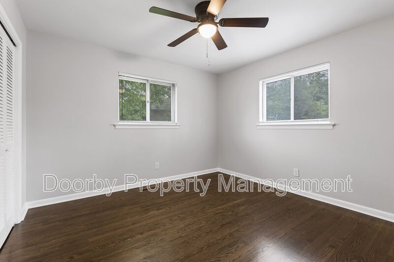 Building Photo - 1945 Barrett Dr