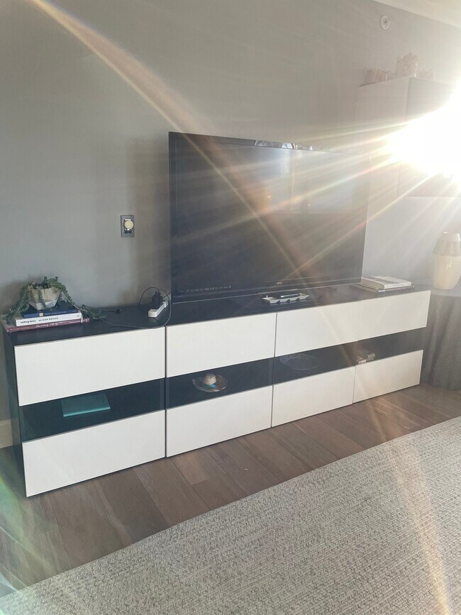 Building Photo - 400 Beale St