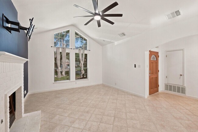 Building Photo - 13623 Summer Glen Dr