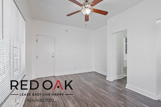 Building Photo - 250 Loma Dr