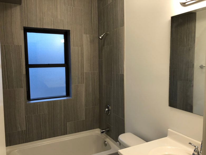 Building Photo - 3217 W Cullom Ave