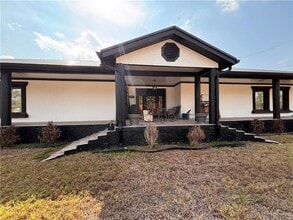 Building Photo - 11 N La Homa Rd