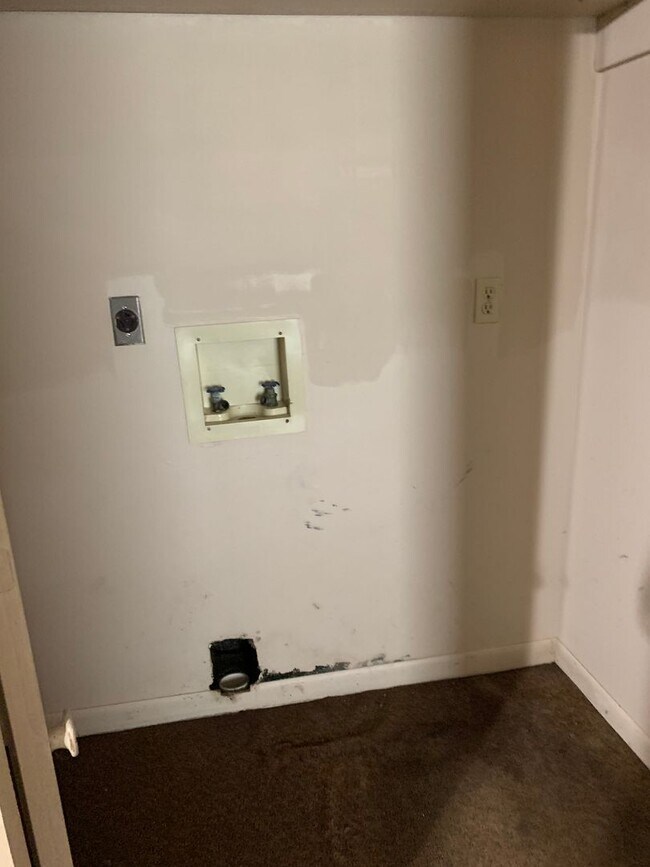 Building Photo - 1706 Belt St