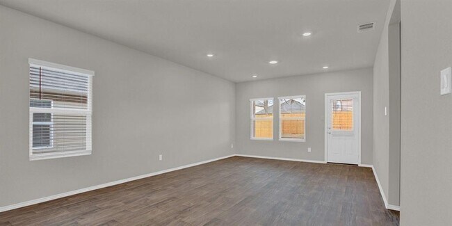 Building Photo - 255 Dorchester Dr