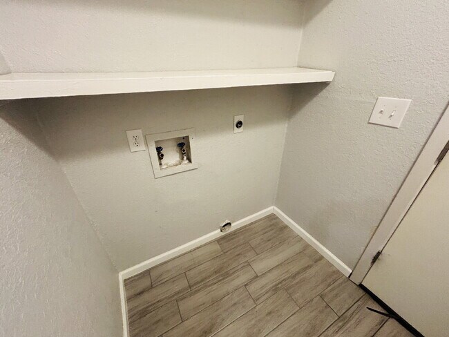 Building Photo - 4 Bed/2 Bath in North East SA