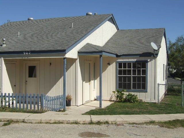 Building Photo - 1025 Sutton Dr