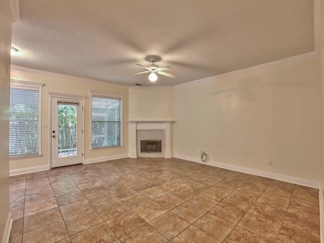 Building Photo - 3208 Castle Ct