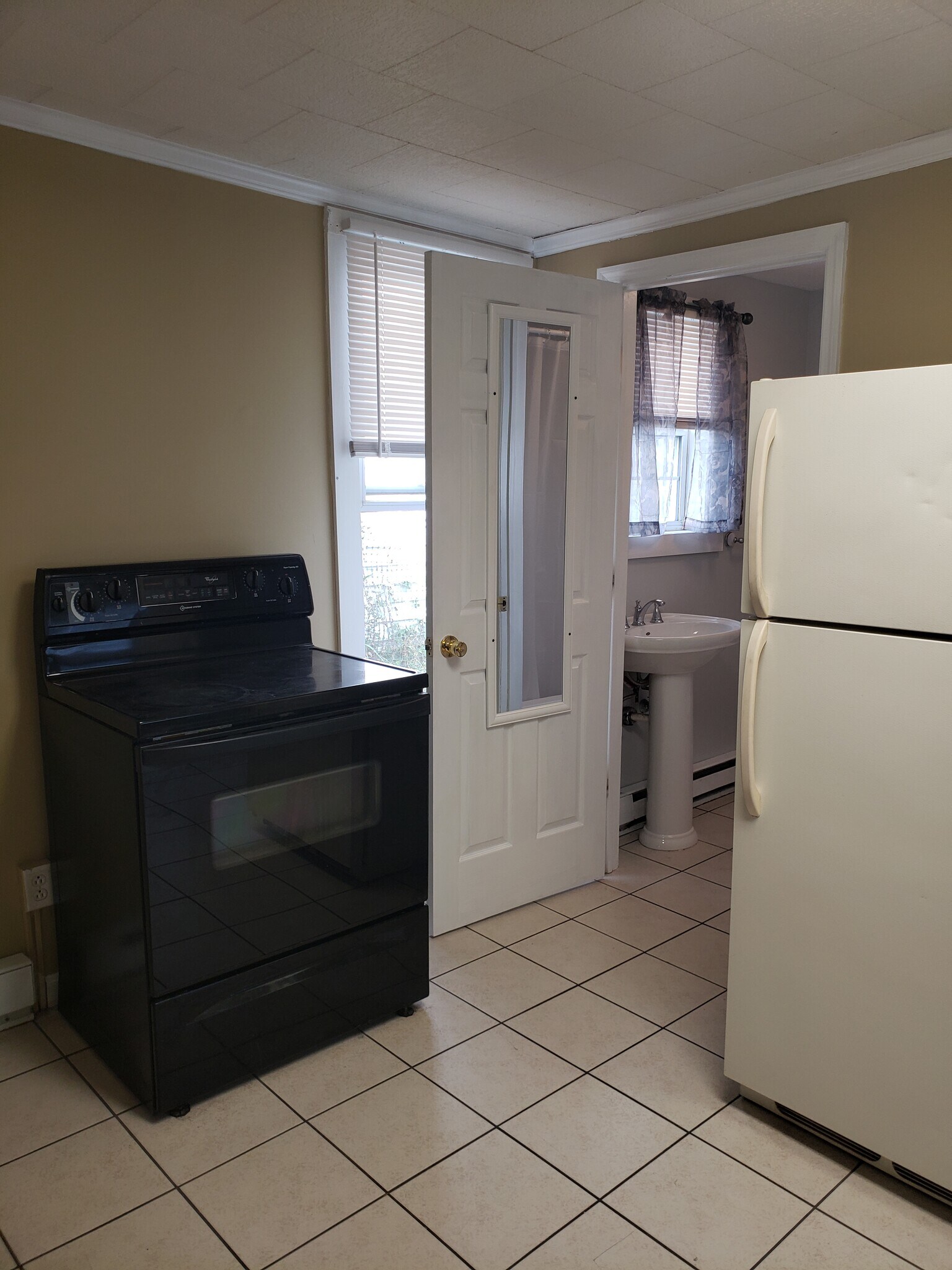 Kitchen/Bathroom - 507 Bennett St