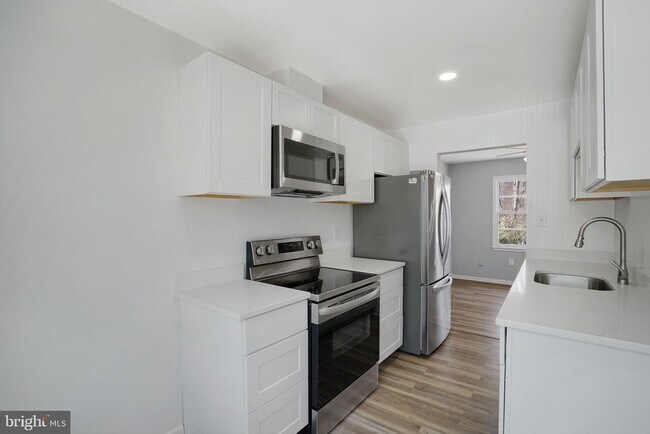 Building Photo - 12346 Woodlawn Ct