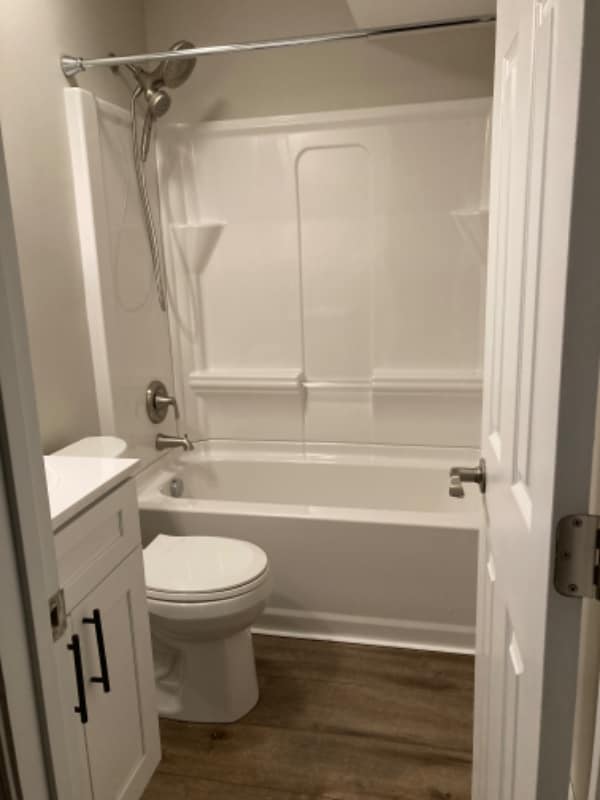 Building Photo - 1050 Stonybridge or Stoneybridge Dr