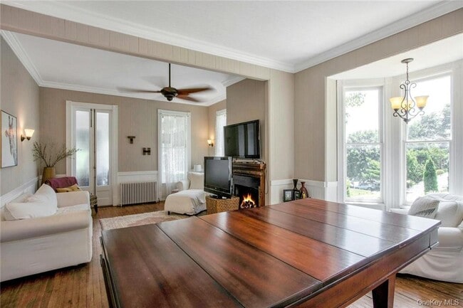 Building Photo - 67 River Rd