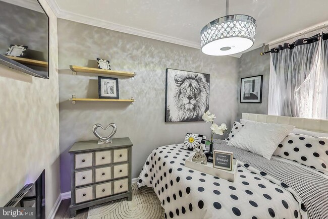 Building Photo - 3245 Rio Dr