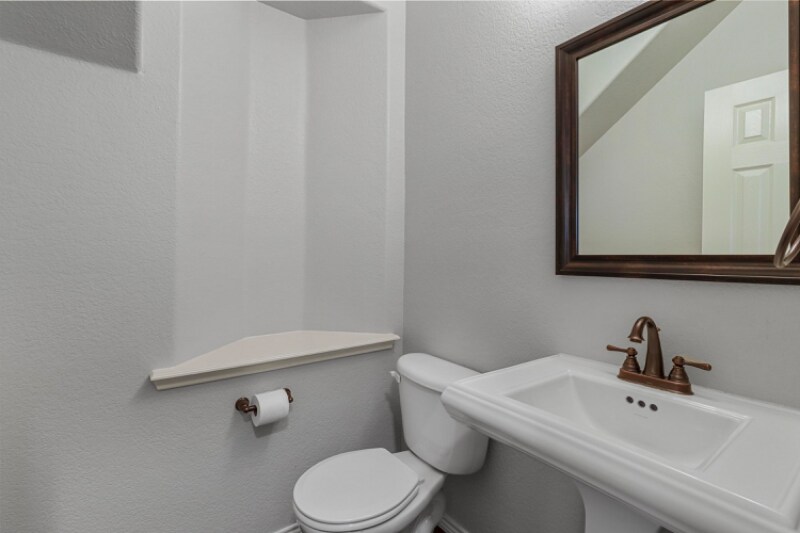 Building Photo - 5209 Memorial Dr