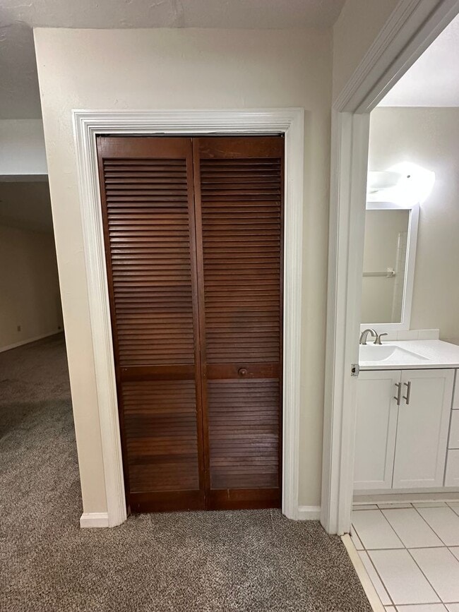 Building Photo - Spacious downstairs 2Bed/1 Bath in Killear...