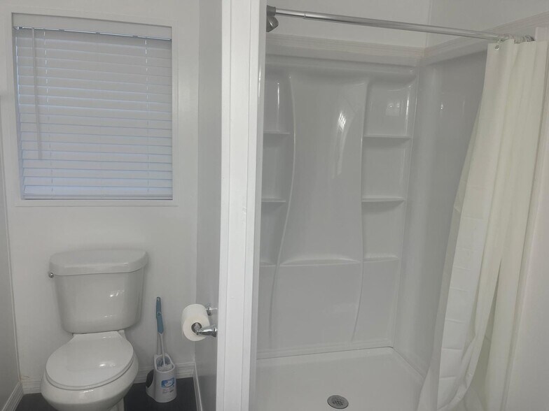 Building Photo - 4620 Hunting Lodge Dr