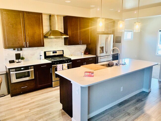 Building Photo - $2828 | 6BR/4BR | Fully Furnished Home in Wolf Ranch Cumbre Vista Neighborhood