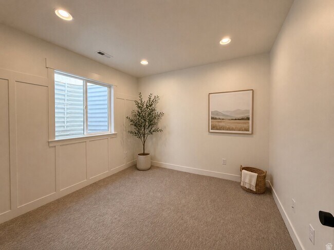 Building Photo - 153 W Autumn Blaze Dr