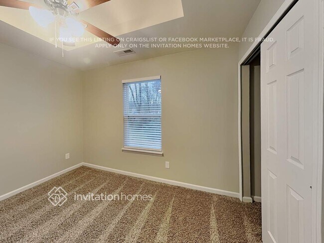 Building Photo - 1215 Pinehaven Ct