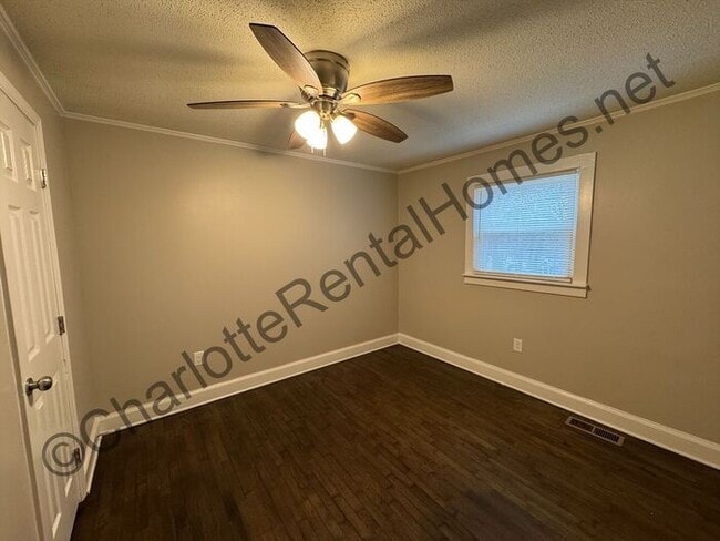 Building Photo - 3 bedroom 1 bathroom home in Gastonia!