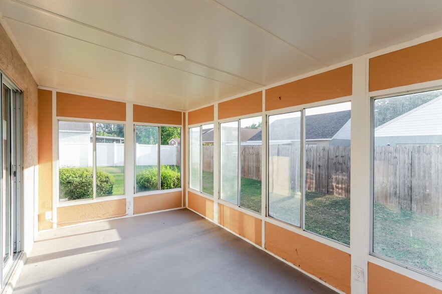 Building Photo - 6215 Cannoli Pl