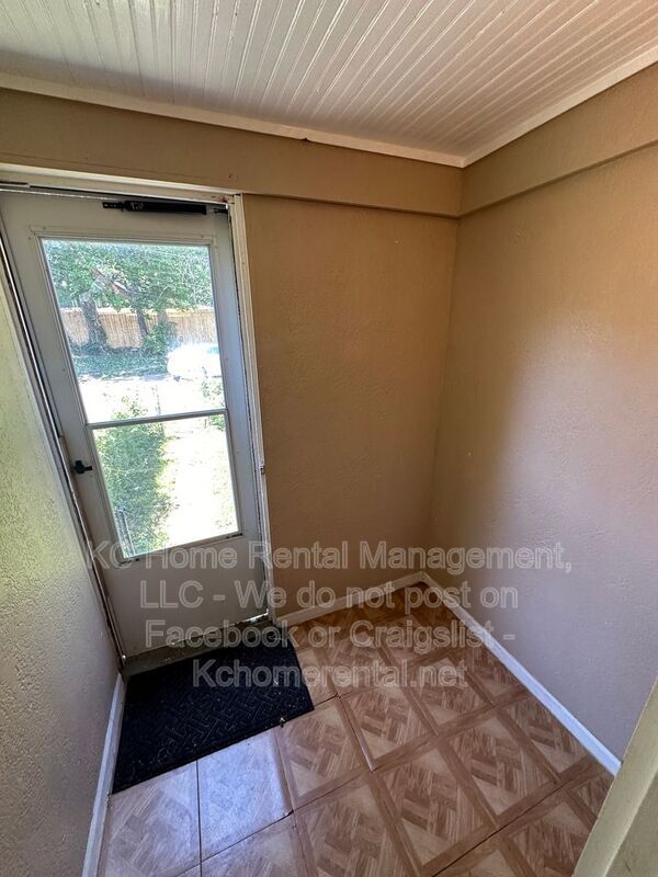 Building Photo - 6838 The Paseo