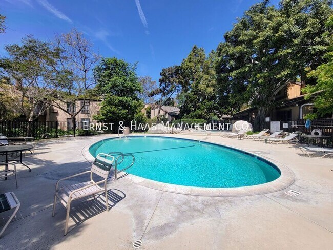 Building Photo - 7890 E Spring St